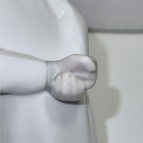 Vintage Lladro Boy In Nightgown Boy Kissing Figurine Spain #4869 - Retired - Picture 7 of 9